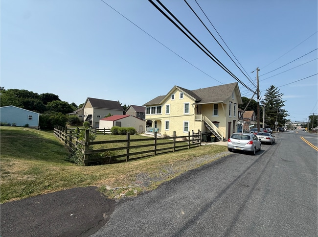 Building Photo - 6348 Memorial Rd