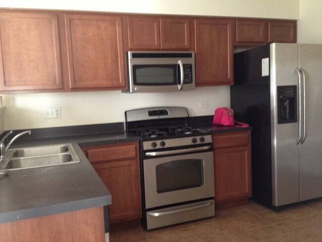 Foto del edificio - 6509 Blue Sky Ln