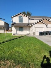 Building Photo - 420 Laguna Dr