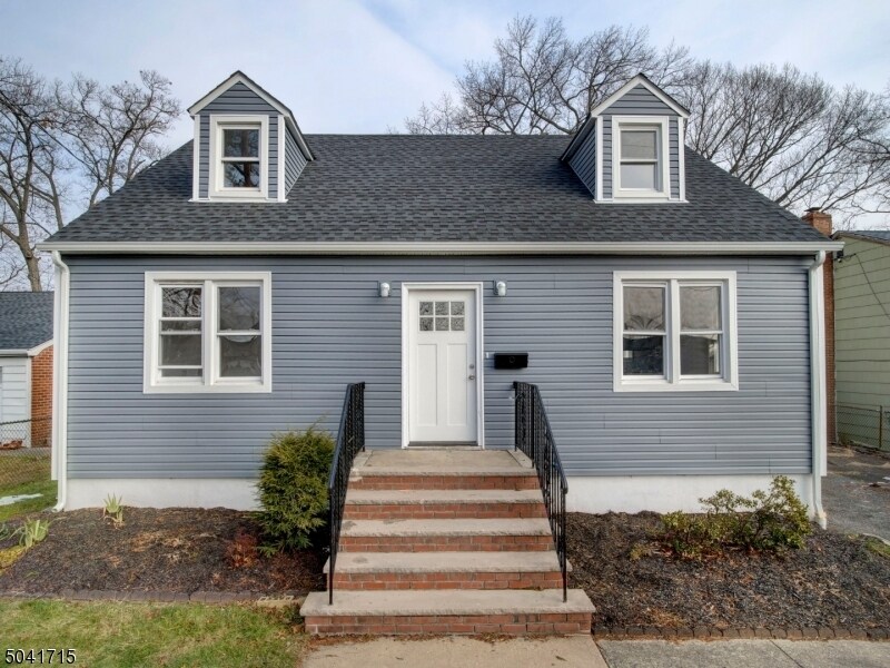 Primary Photo - 58 Meckes St