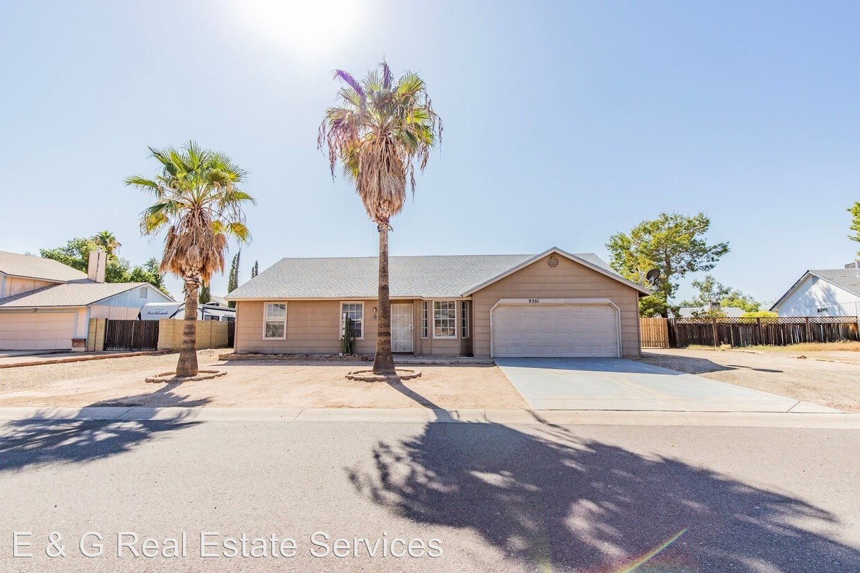 Primary Photo - 3 br, 2 bath House - 9351 E. Dallas Street