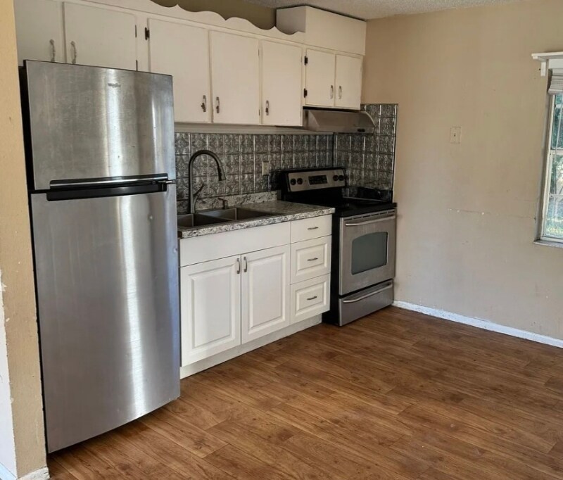 Foto del edificio - 13095 Linden Dr