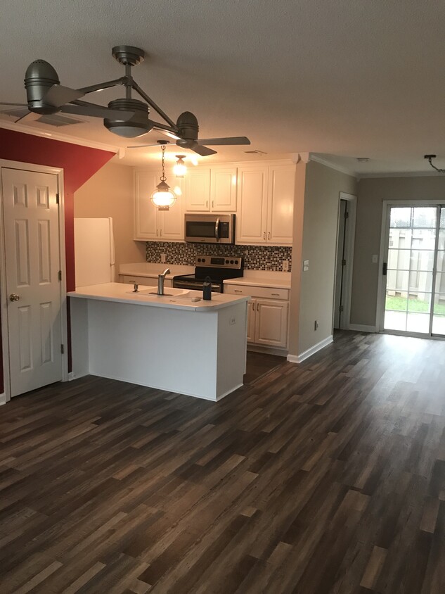 Foto principal - 2858 Florence Dr