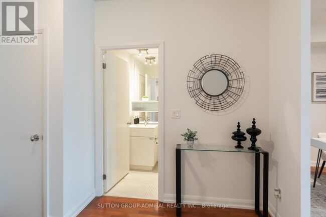 Building Photo - 111 Elizabeth St