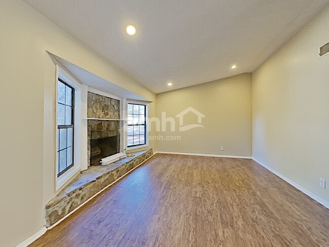 Building Photo - 3182 Fireplace Trl