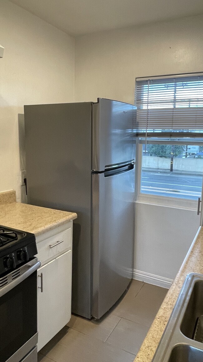 Foto del edificio - 7702 Chapman Ave