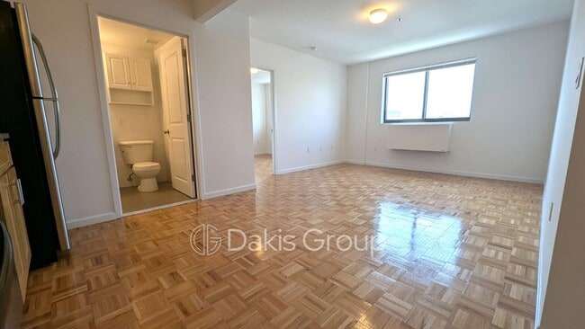 Foto del edificio - 31-72-72 31st St