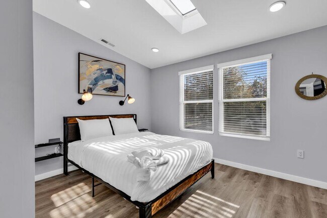 Foto del edificio - 830 Parkwood Ave