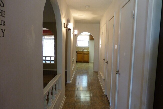 Building Photo - Jonquil Park Home