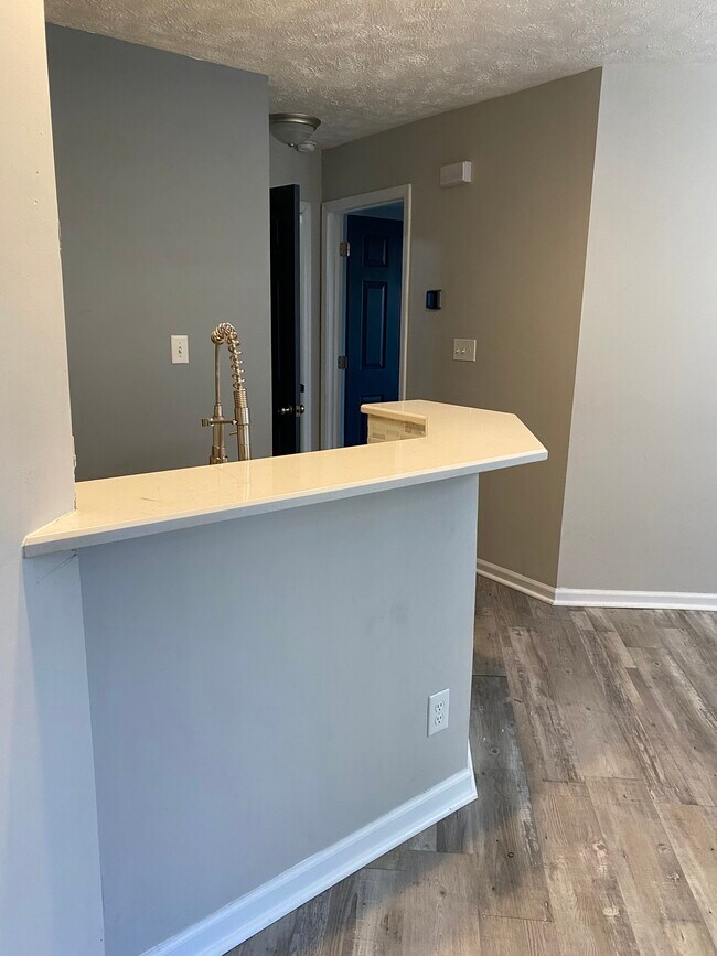 Foto del edificio - 6813 Willowbrook Dr
