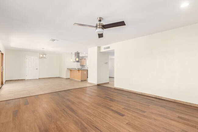 Building Photo - 307 E El Caminito Dr