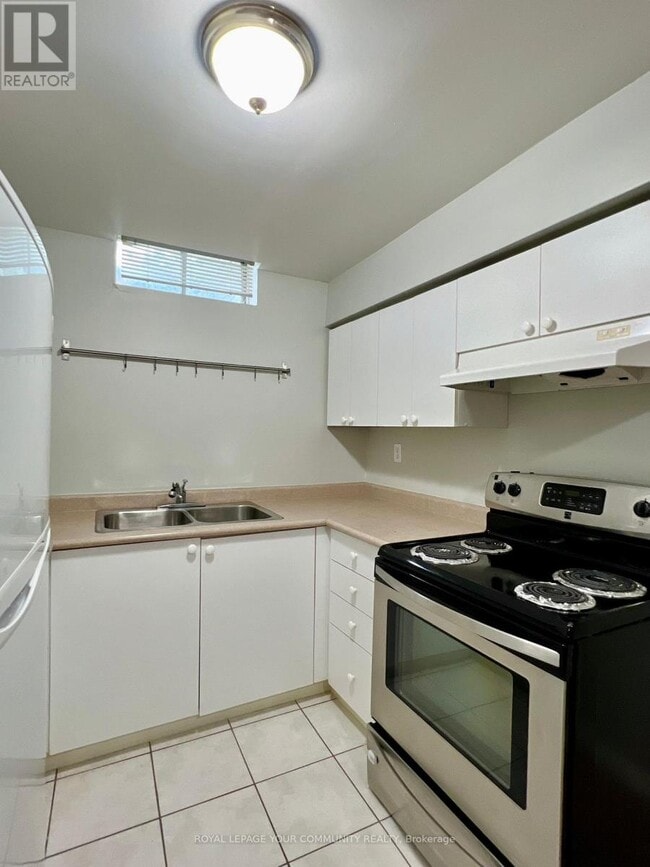 Building Photo - 65 Dakin Dr