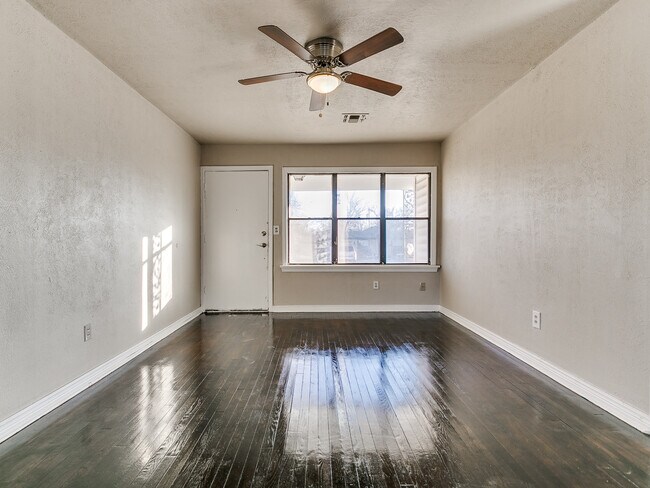 Foto del edificio - 1001 NW 100th St