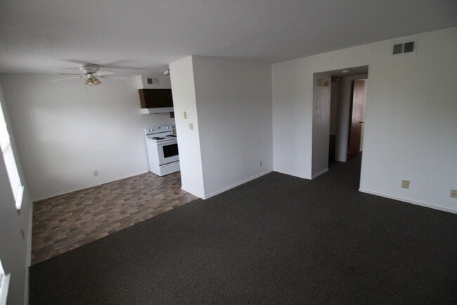 Building Photo - 4206 Billtown Rd