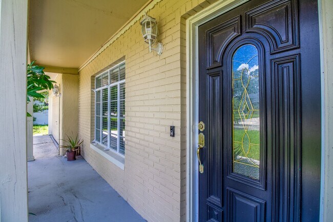 Building Photo - Beautiful 3bed/2bath Home For Rent Near Ba...