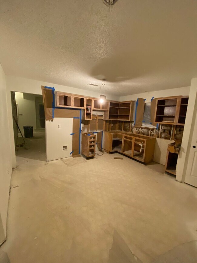 Building Photo - Remodeled 4 Bedroom, 2.5 Bath Home in Great Location! Close to Fort Hood