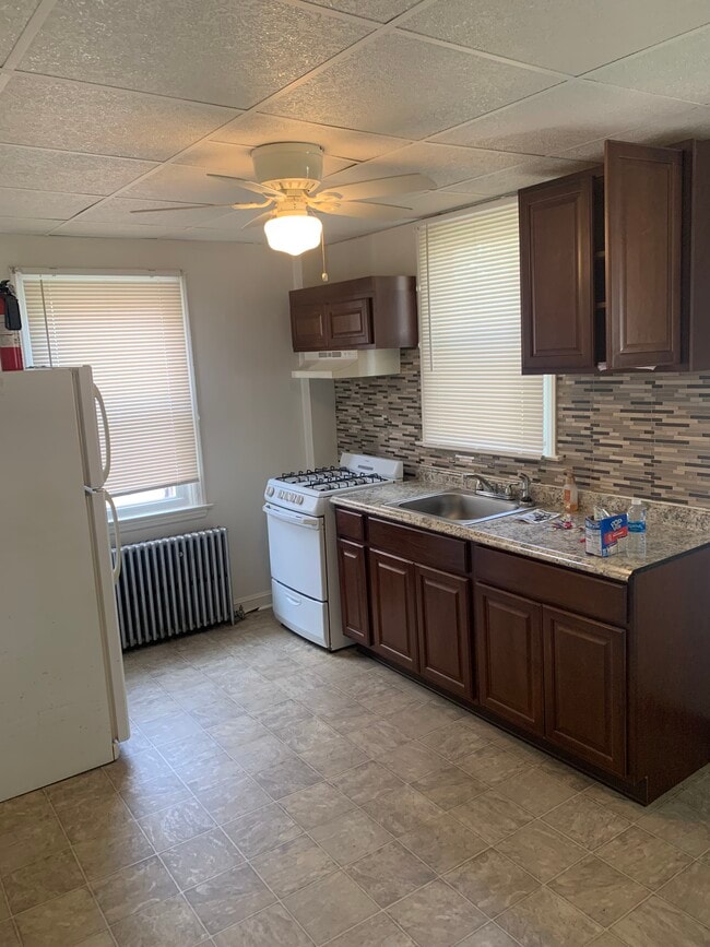 Building Photo - 59 Fairview Rd