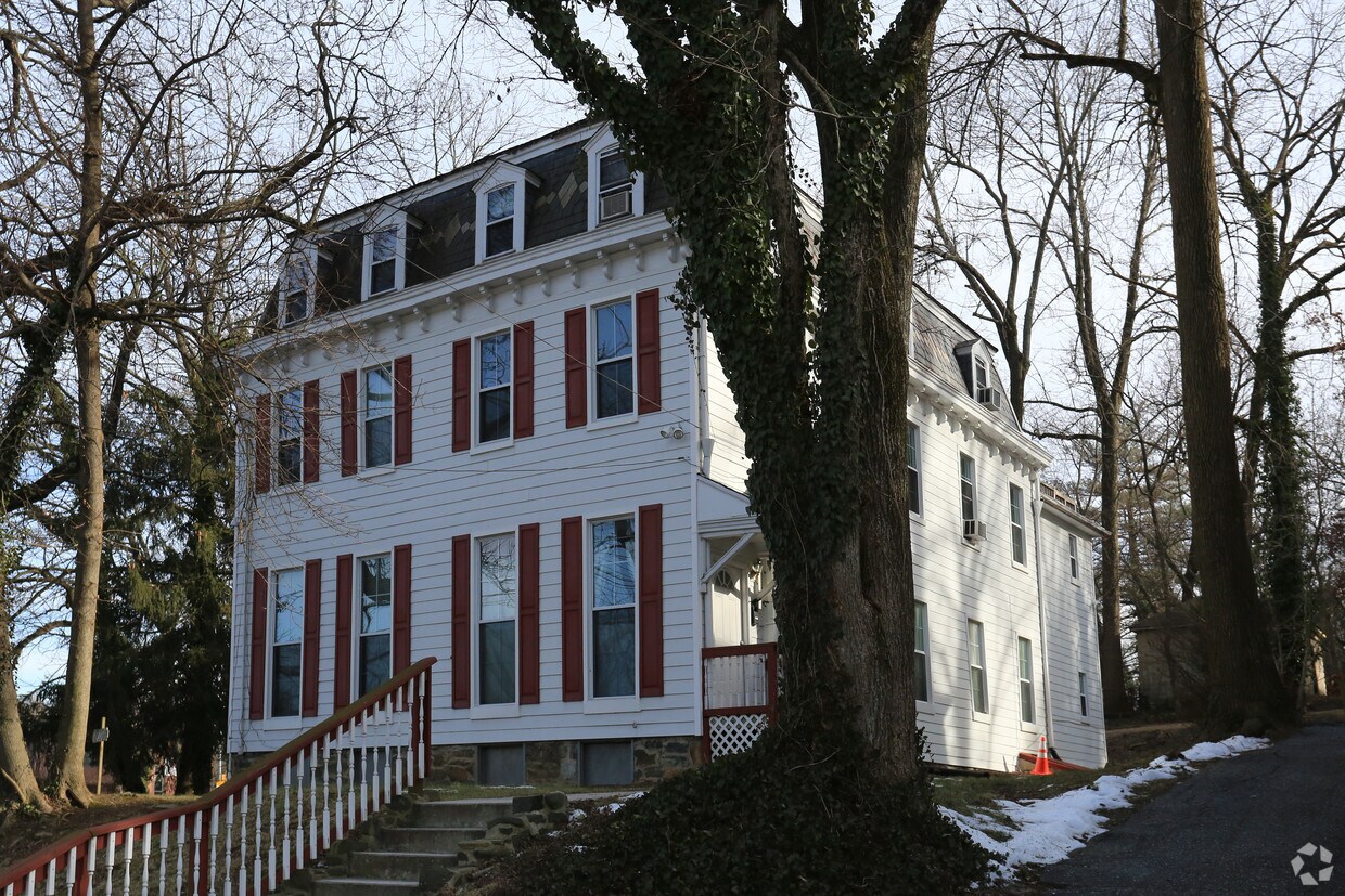Foto del edificio - 1701 Sulgrave Avenue