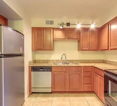 Foto del edificio - 7110 E Continental Dr