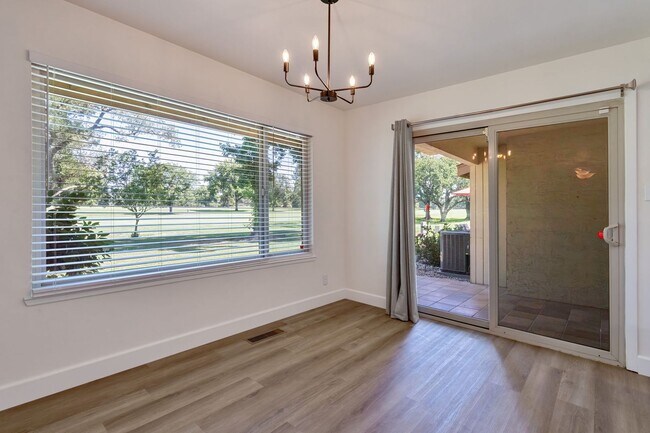 Building Photo - Renovated 2 Bedroom Condo Located on the F...