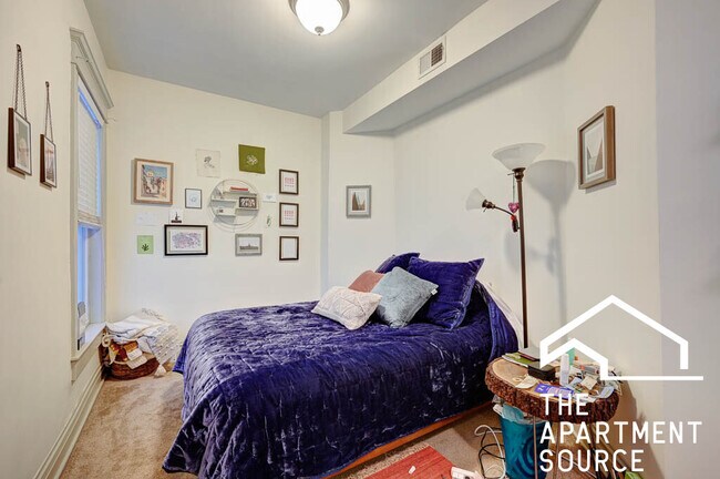 Foto del edificio - 882 N Marshfield Ave