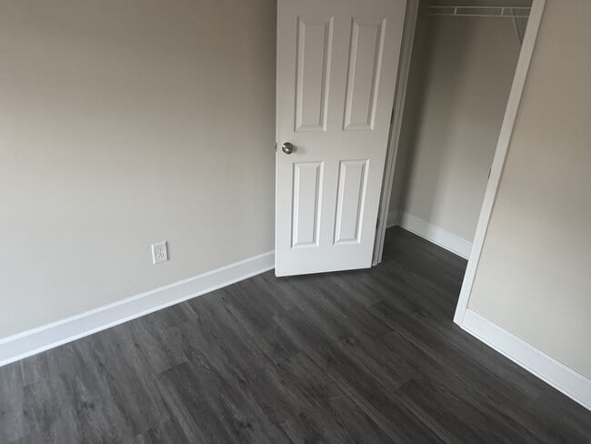 Foto del edificio - 2562 Sibley Dr