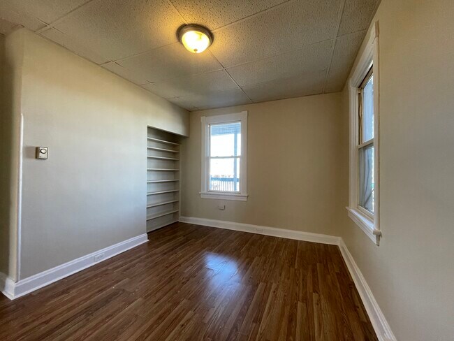 Foto del edificio - 616 W Franklin St