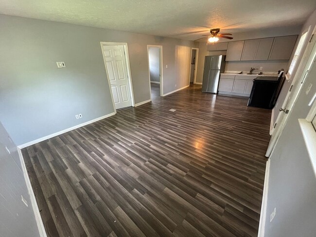 Foto del edificio - 261-263 Stuart Avenue Duplex