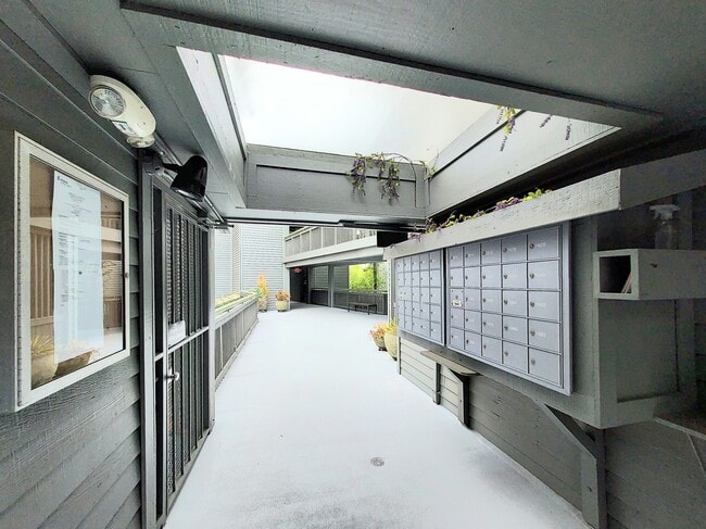 Building Photo - 1644 San Miguel Dr