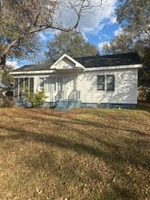 Building Photo - 1710 Arlington Park