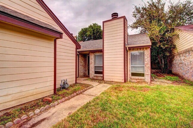 Foto del edificio - 11818 Plumpoint Dr