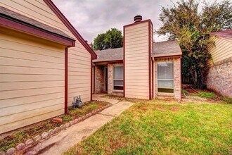 Building Photo - 11818 Plumpoint Dr
