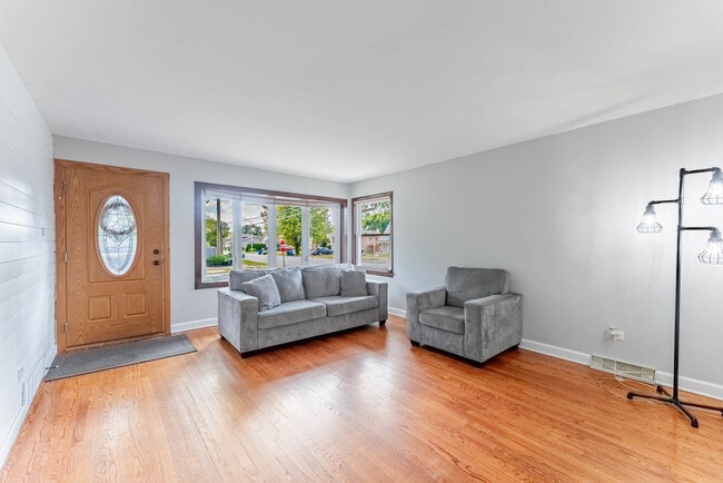 Foto del edificio - 5936 W 97th St