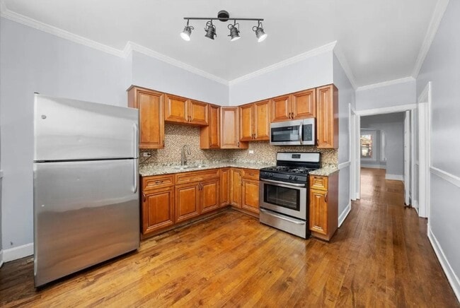 Building Photo - 2411 S 56th Ct