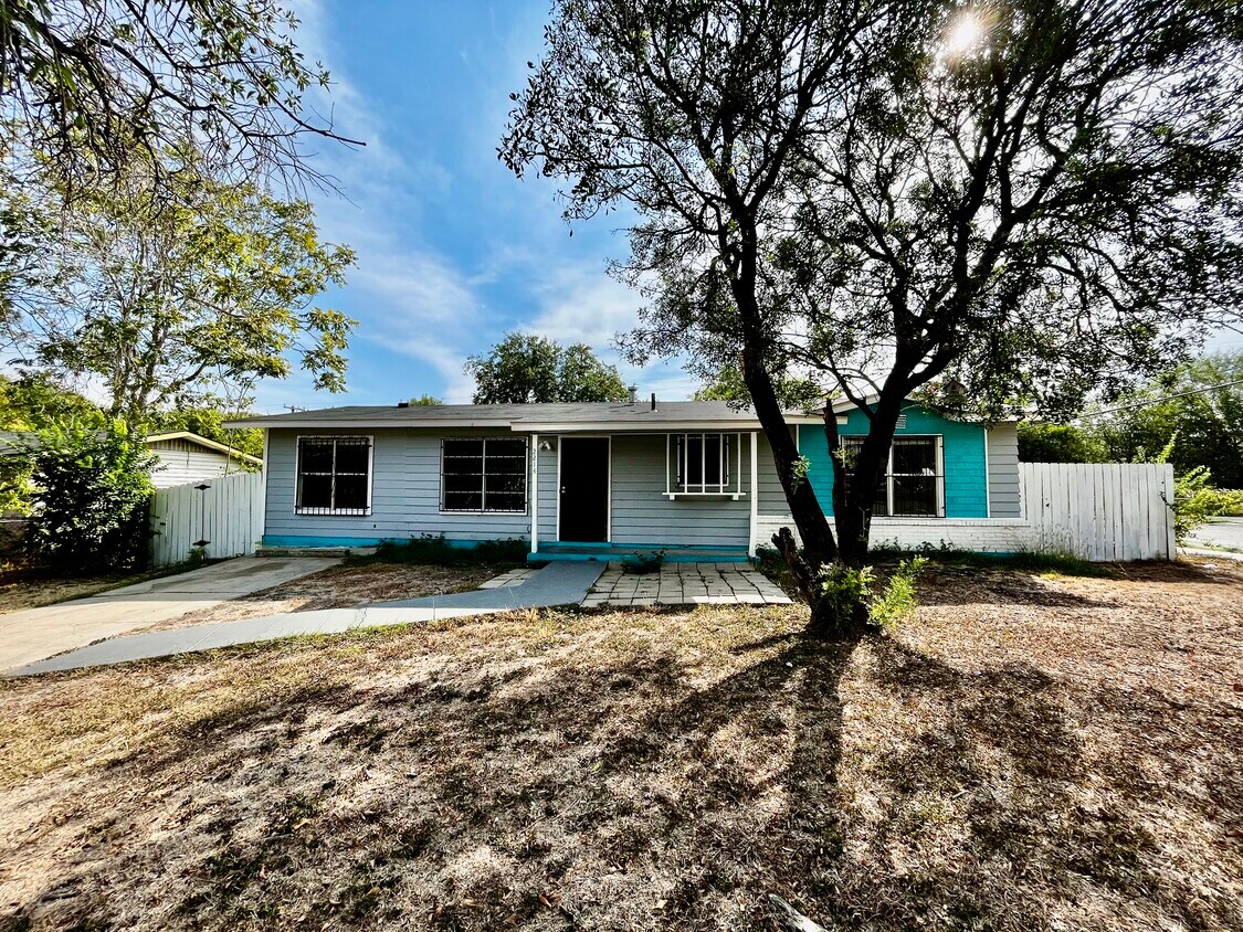 Foto principal - 2214 Andros Pl