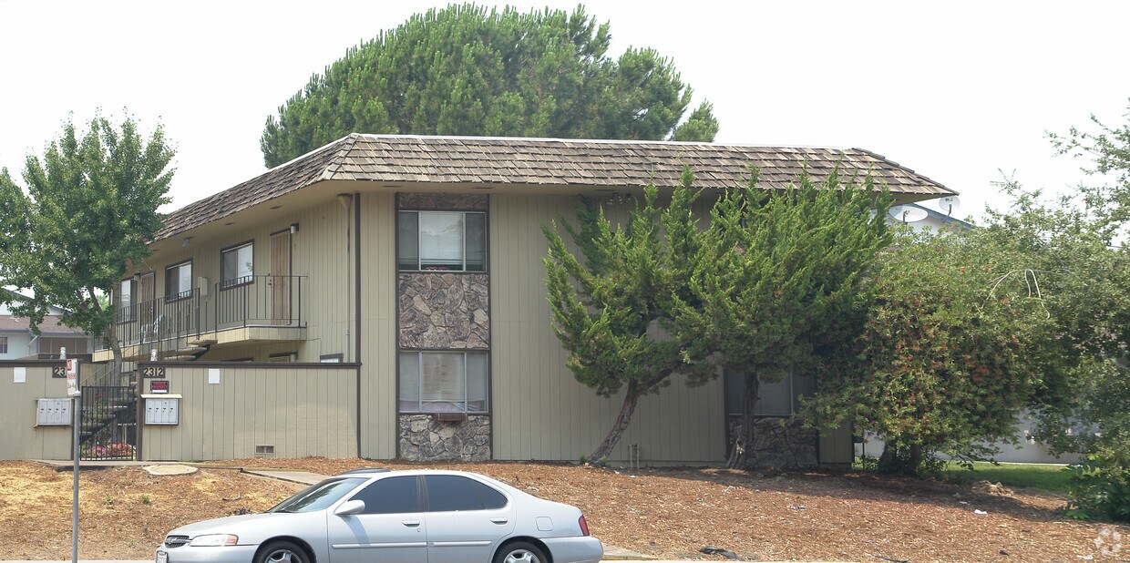 Primary Photo - 2312 L St