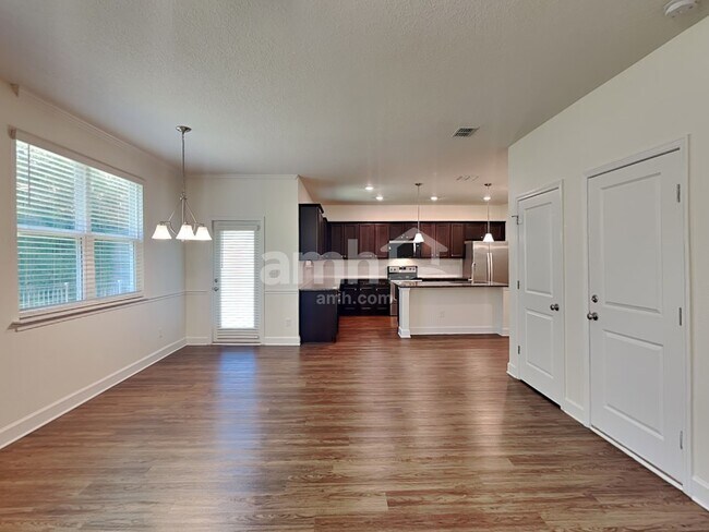 Building Photo - 1847 Silver Point