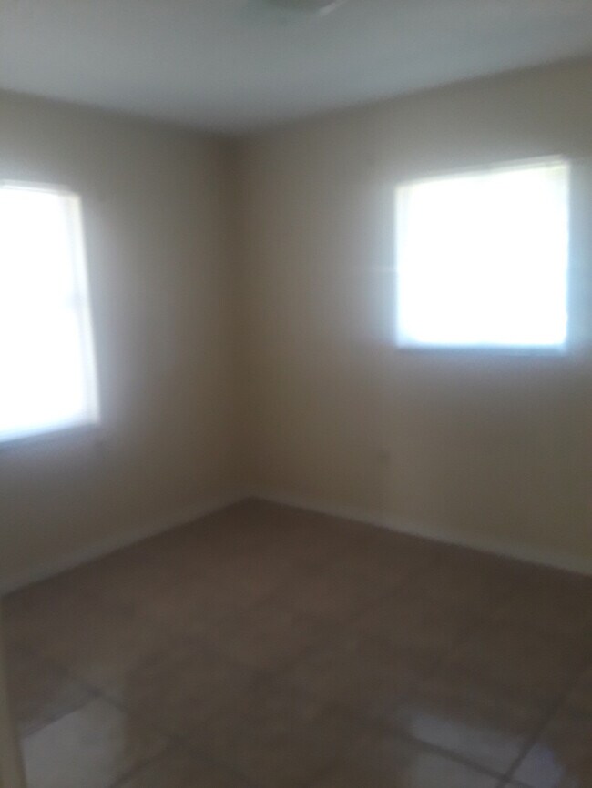 Nice 2 Bedroom/1Bath with Carport Apartment for Rent in Sumterville