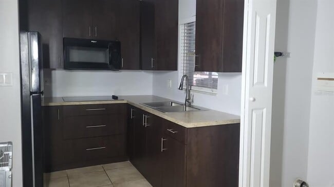 Building Photo - 1508 S Lee Ave