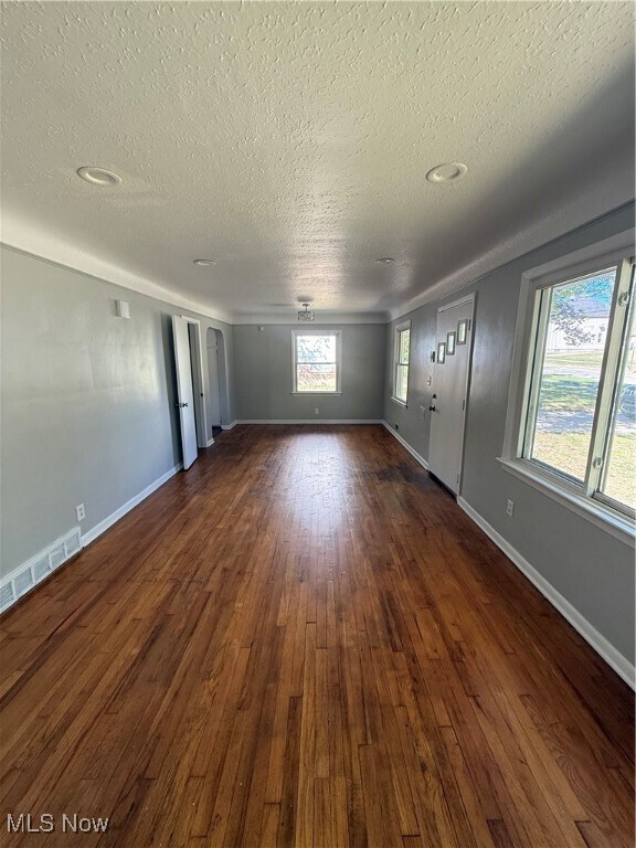 852 Washington St Bedford, OH 44146 – photo 2