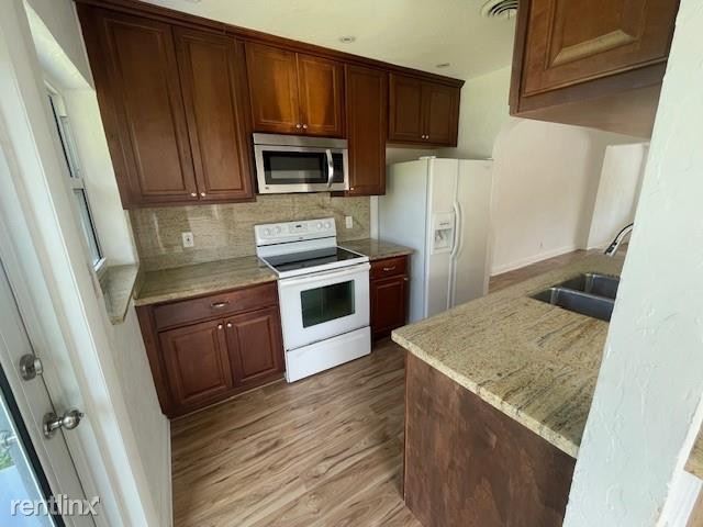 Foto del edificio - 3 br, 2 bath House - 1453 Plunkett St