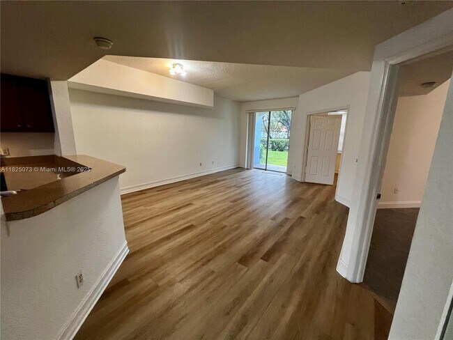 Foto del edificio - 771 SW 148th Ave