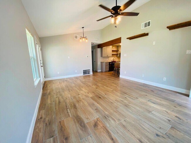 Foto del edificio - 13000 Pollard Dr