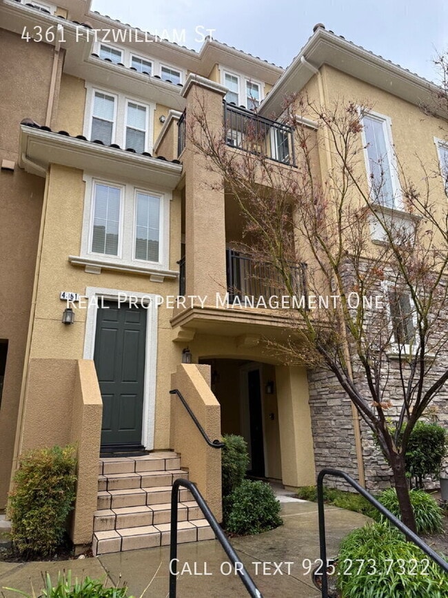 Building Photo - 4361 Fitzwilliam St