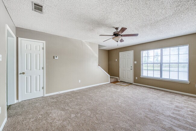 Building Photo - 24 Wells Rd