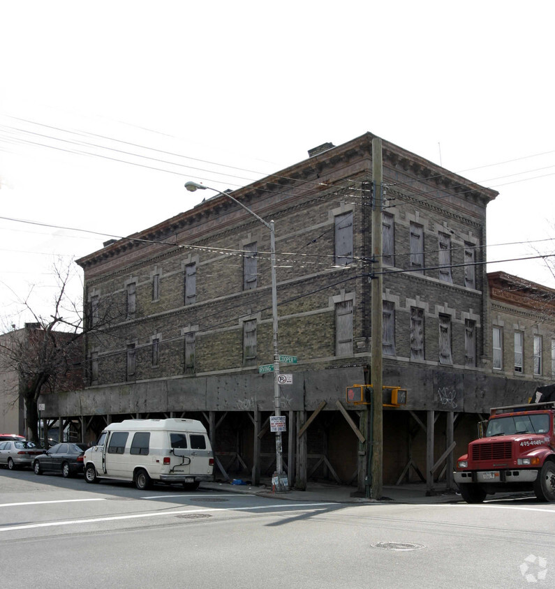 Primary Photo - 308 Cooper St