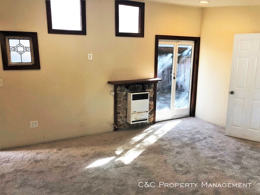 Building Photo - 1020 Austin Ave