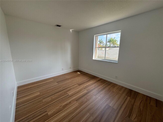 Foto del edificio - 1653 Winterberry Ln