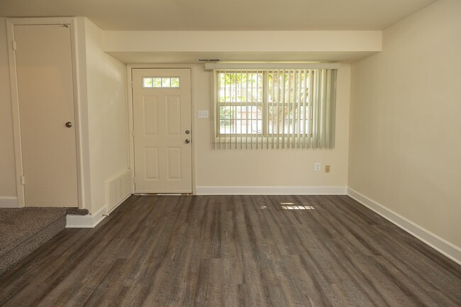 Foto del edificio - The Orchards at Severn Townhomes*