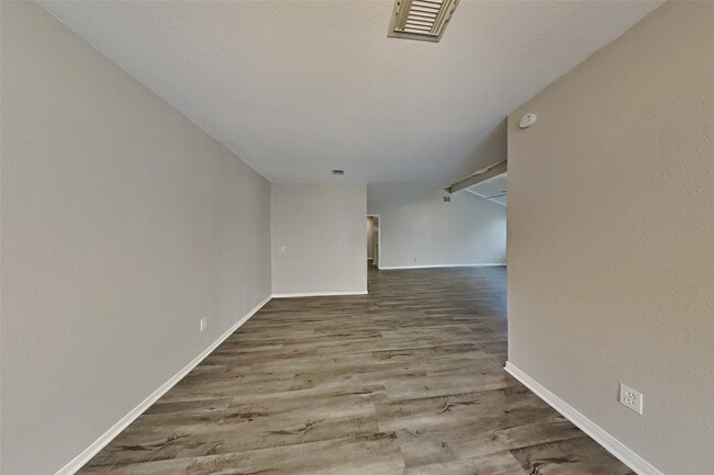 Building Photo - 22306 Red River Dr